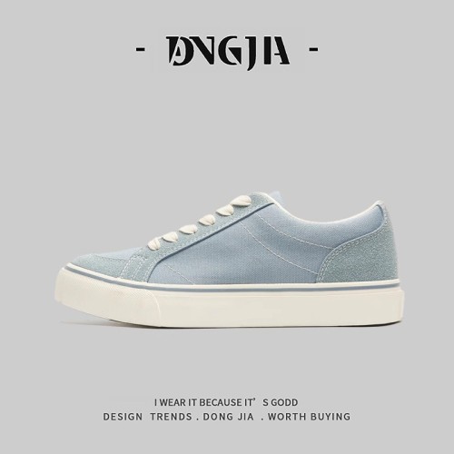 Retro Low-Top Skate Shoes